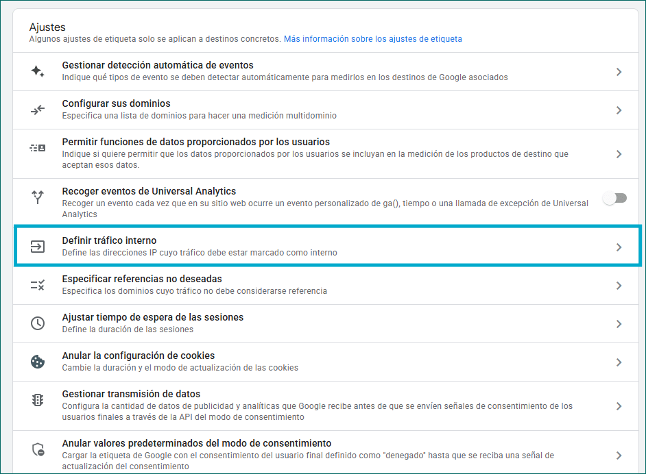 Ajustes de GA4 con la opción ‘Definir tráfico interno’ resaltada.